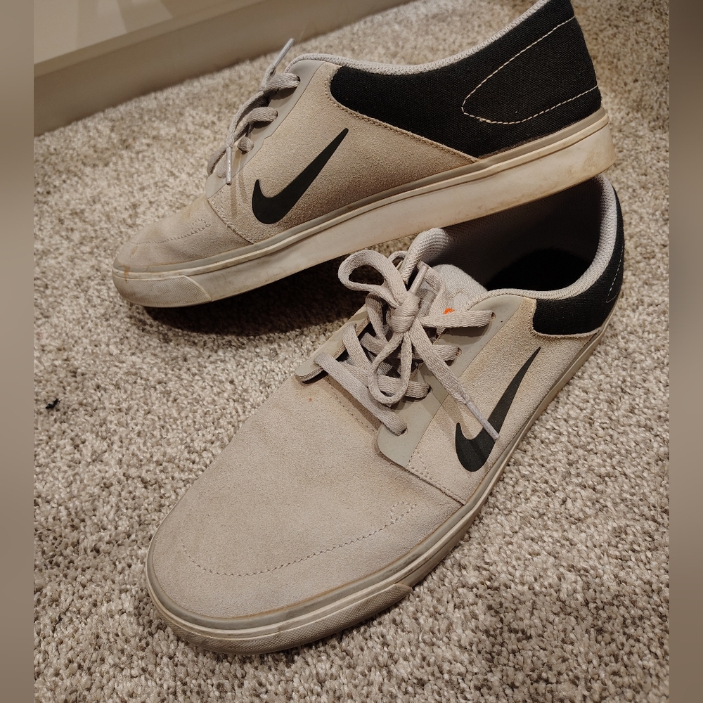 Nike Men's Black and Grey SB Shoes